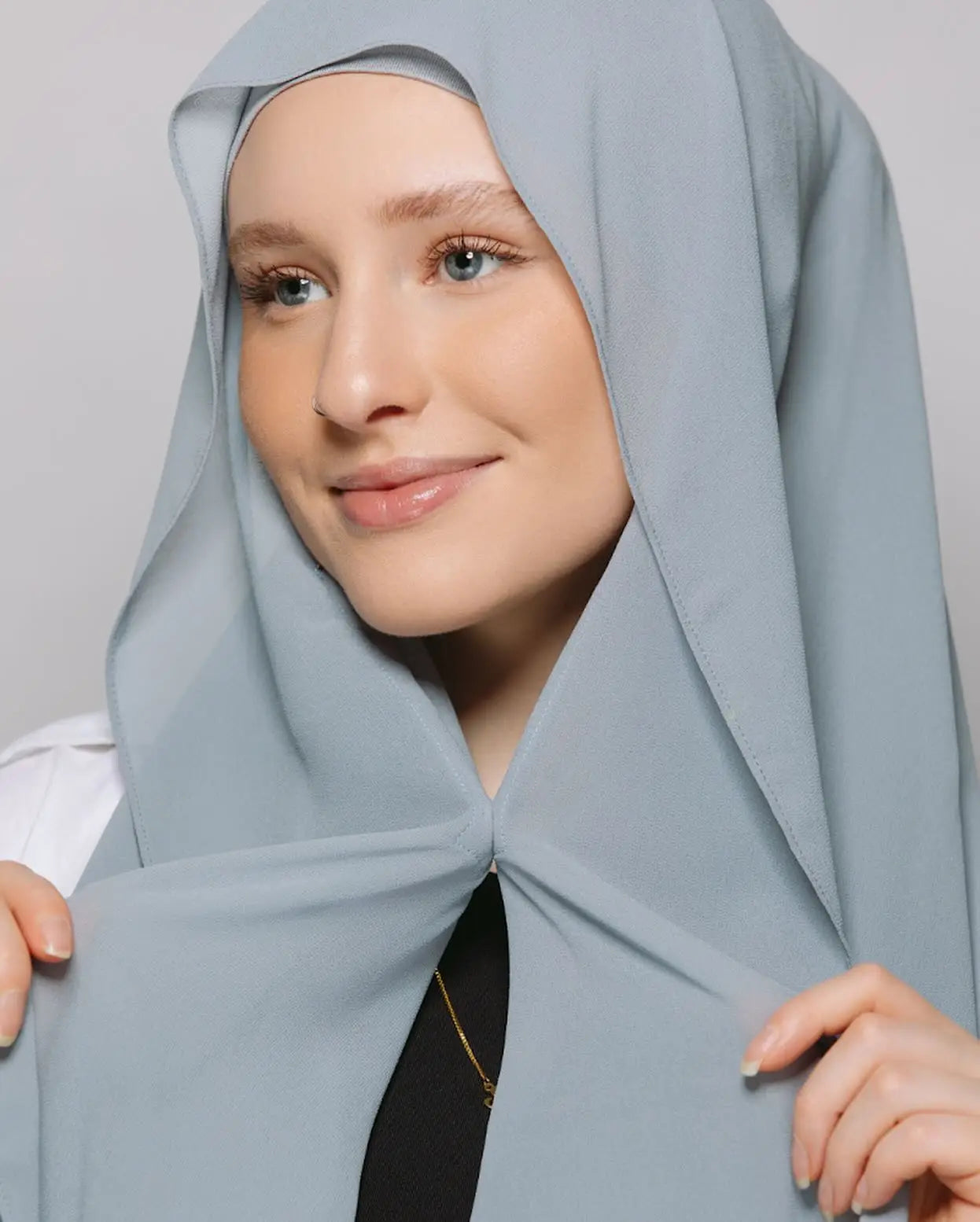 Hijab Instantané en Mousseline avec Aimants Intégrés – Facile à Porter